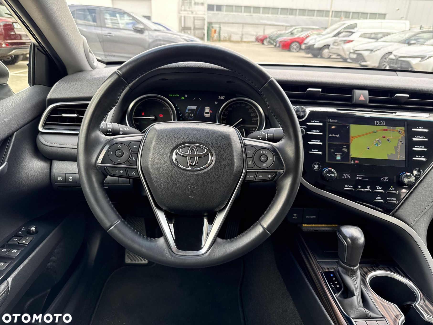 Toyota Camry - 12