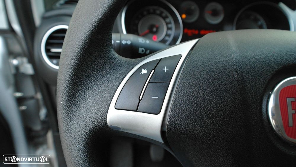 Fiat Punto 1.3 M-Jet Lounge S&S - 28