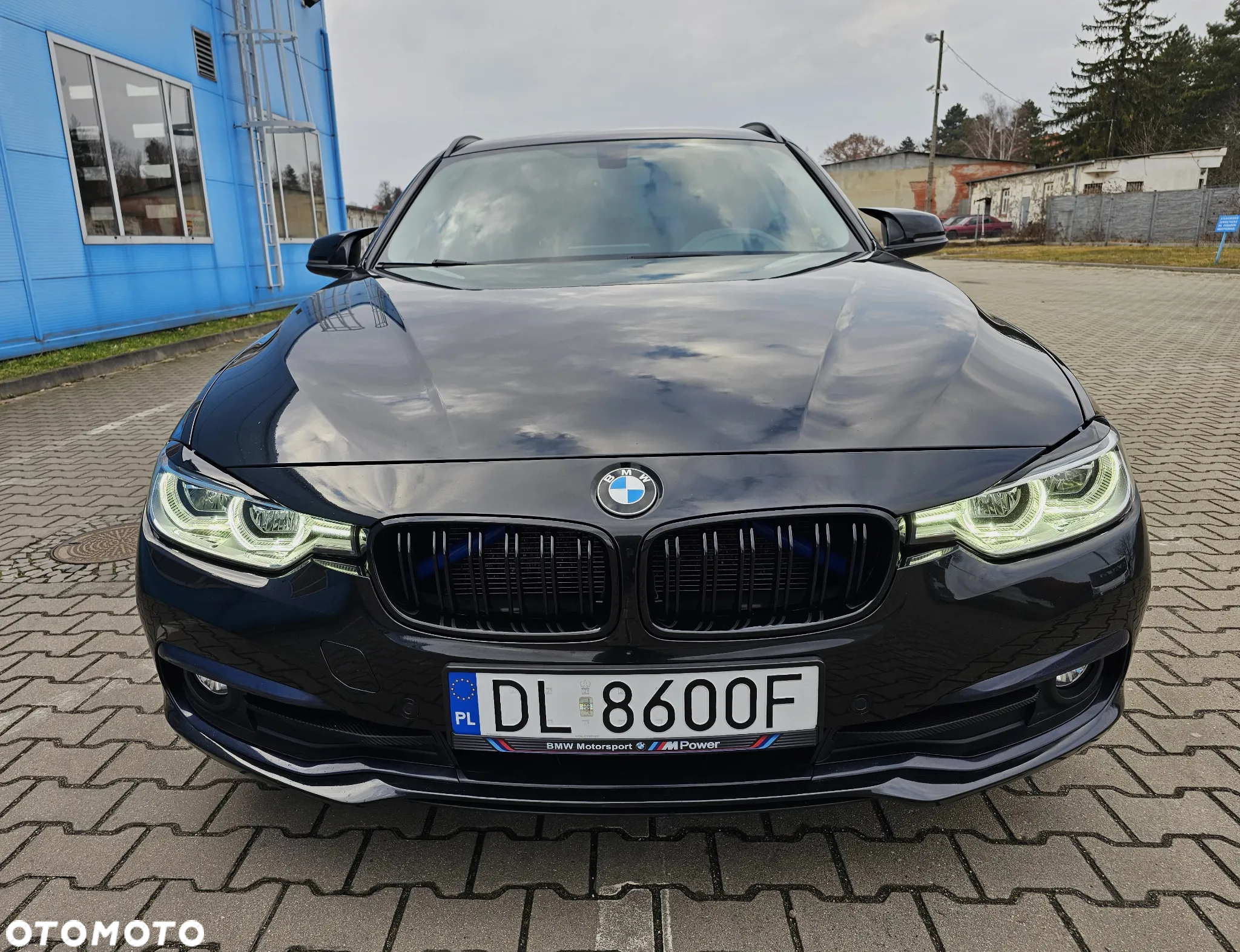 BMW Seria 3 320d Sport Line - 9