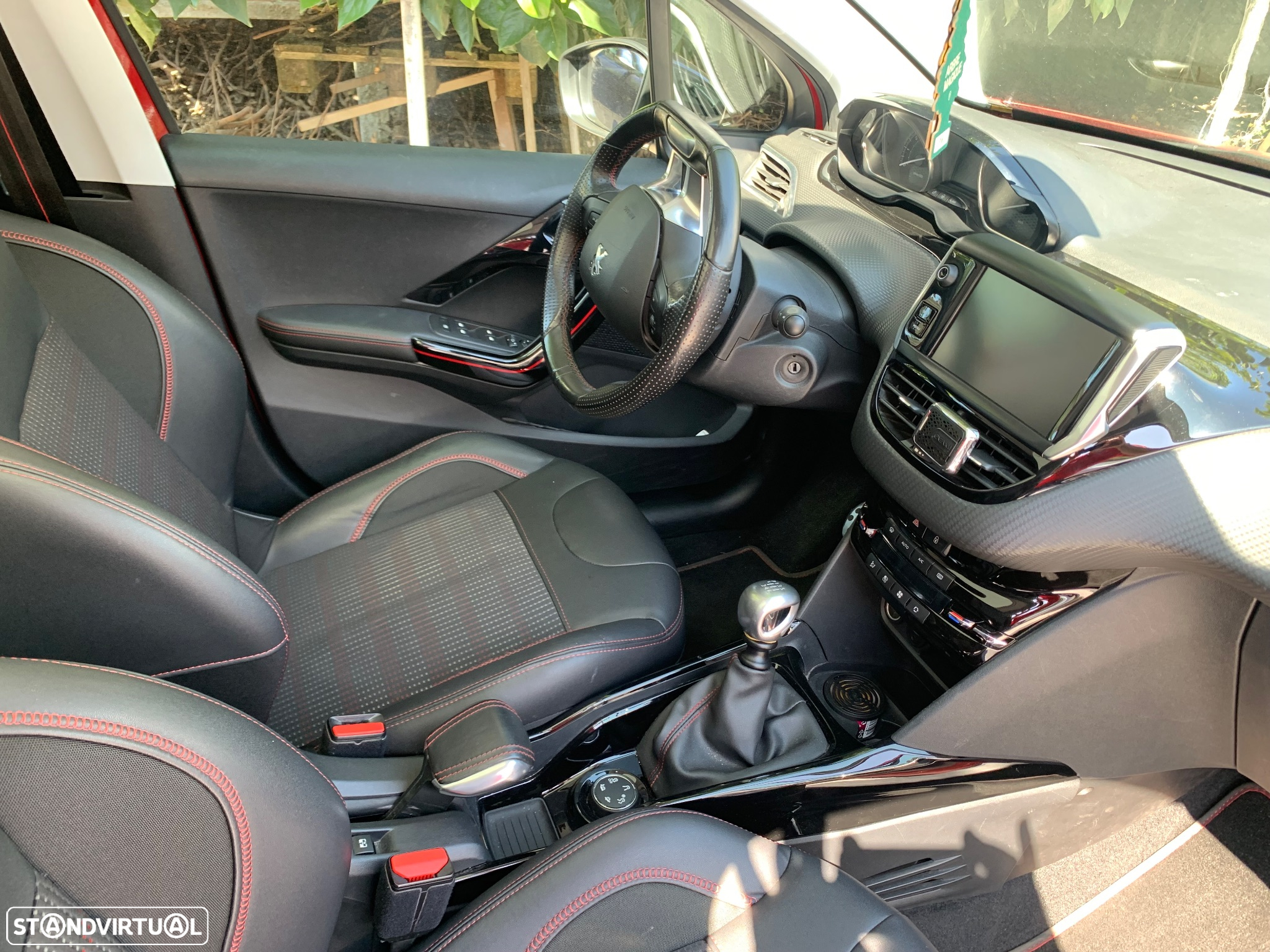 Peugeot 2008 1.2 PureTech GT Line - 6