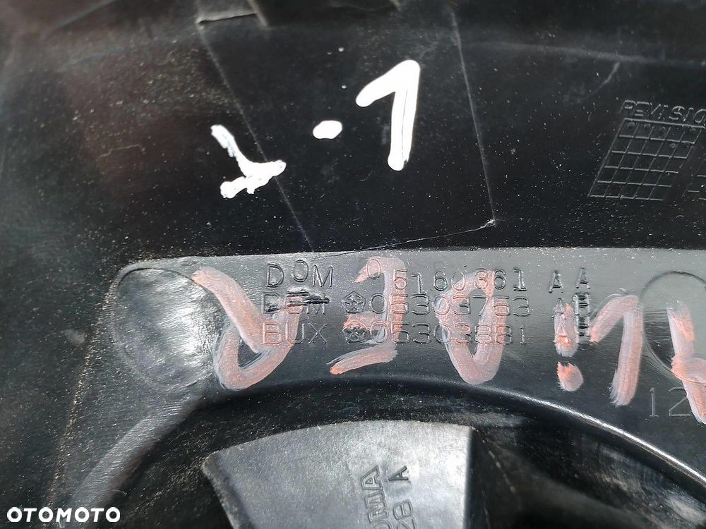 LAMPA TYLNA LEWA DODGE CALIBER 05303753  05160361  05303881 - 6