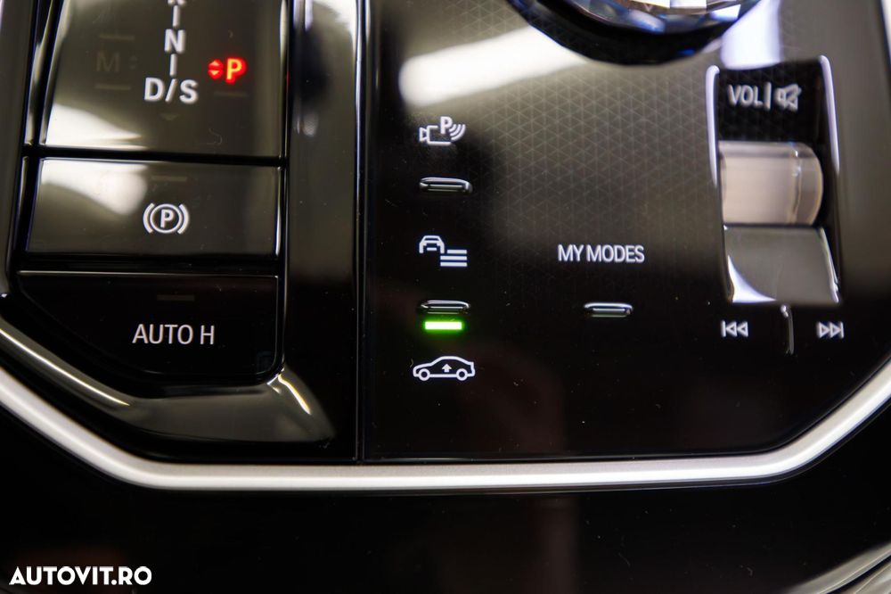 BMW M7 M760e xDrive AT PHEV - 33