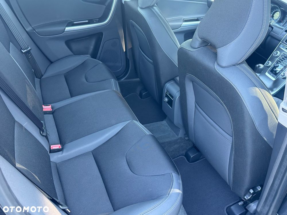 Volvo XC 60 D3 Edition Pro - 14