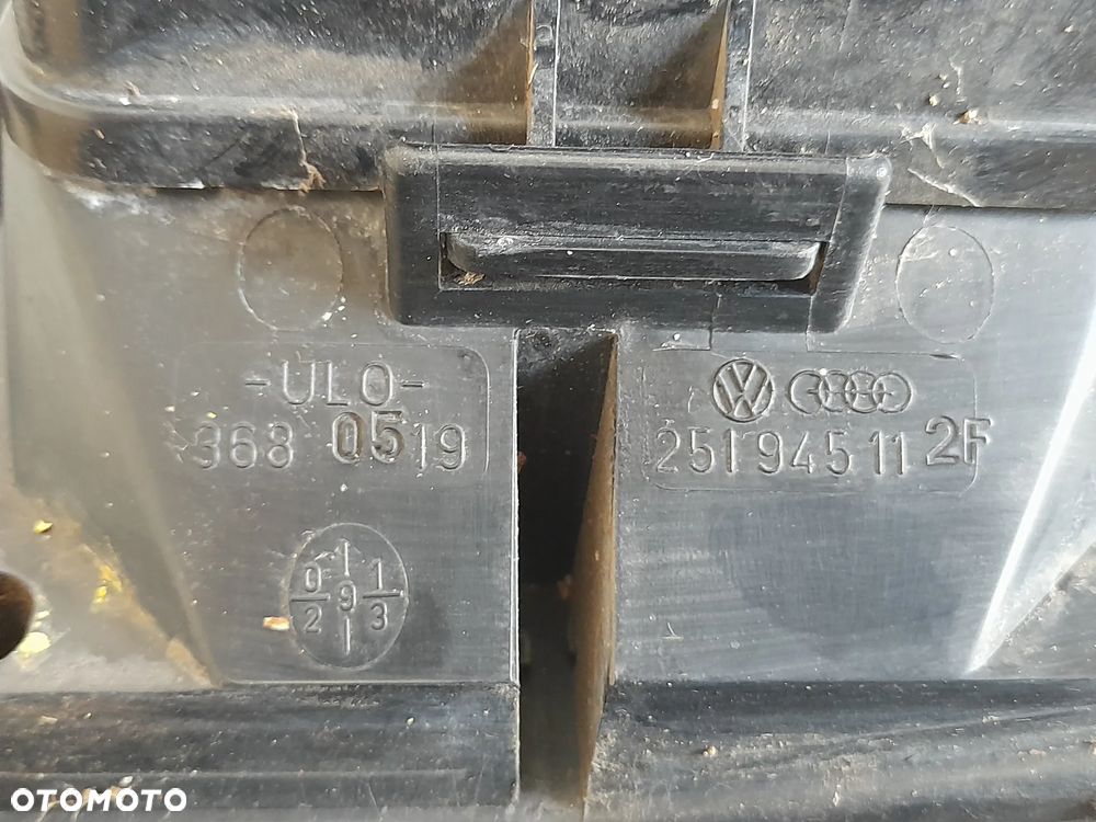 Lampa prawy tył Volkswagen Transporter T3 Hella 251945112 - 8