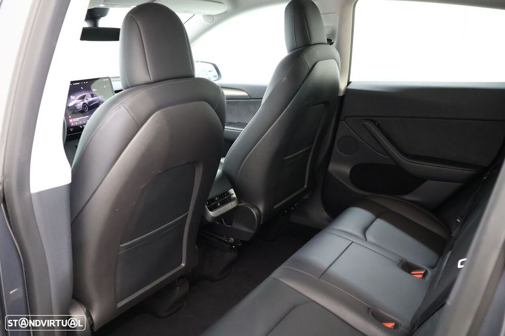 Tesla Model Y Long Range Dual Motor AWD - 10