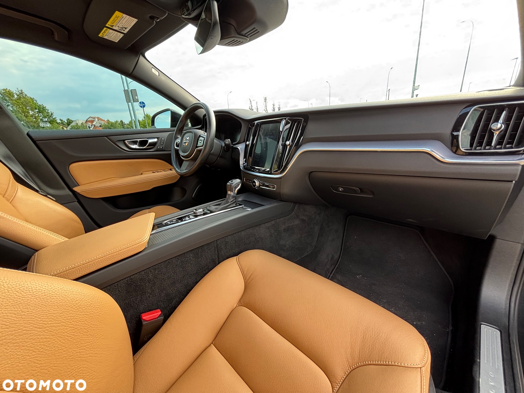 Volvo V60 T6 AWD Momentum Pro - 26