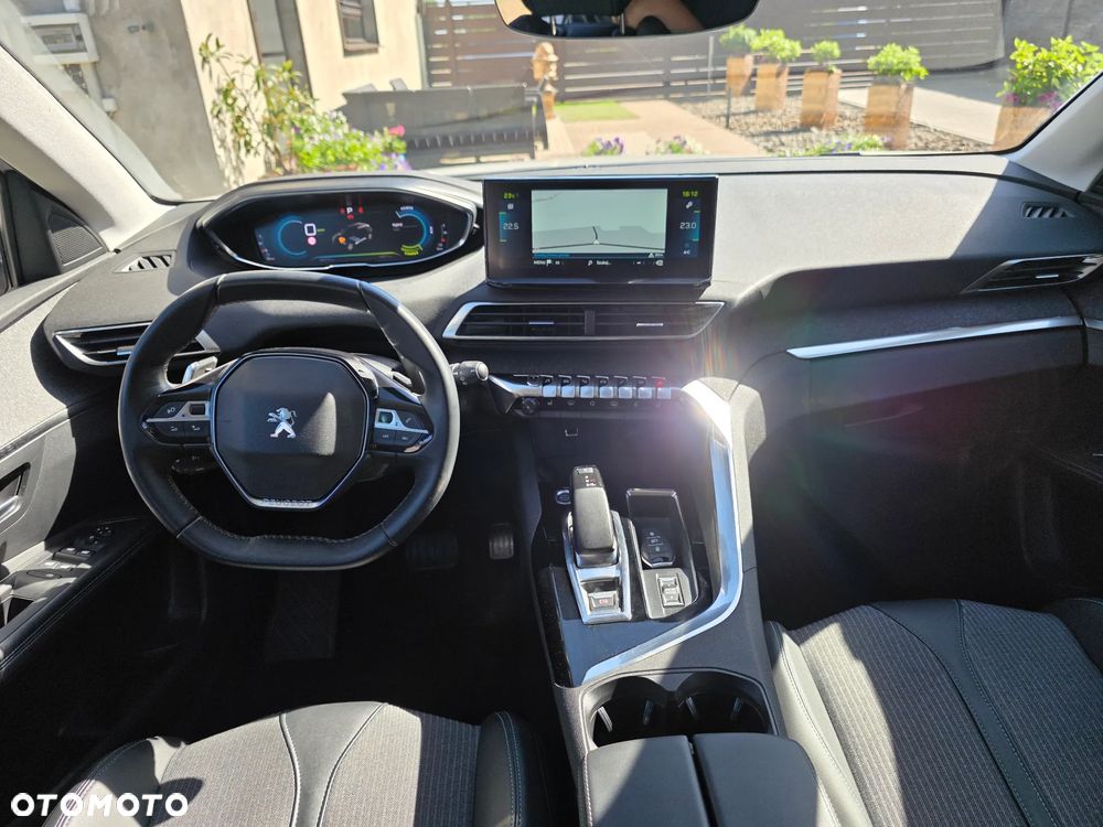 Peugeot 3008 1.6 PureTech GPF Allure S&S EAT8 - 5