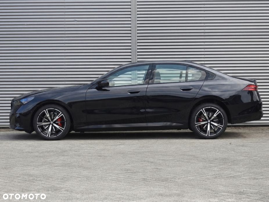 BMW i5 - 3