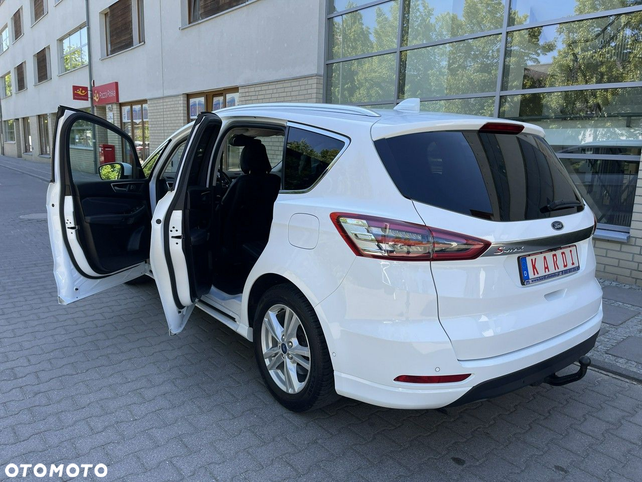 Ford S-Max - 17