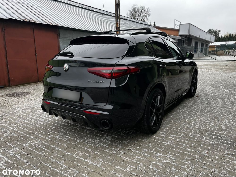 Alfa Romeo Stelvio 2.0 Turbo Veloce TI Q4 - 3