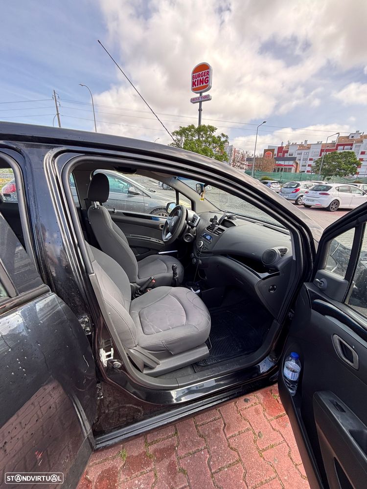 Chevrolet Spark 1.0 L - 16