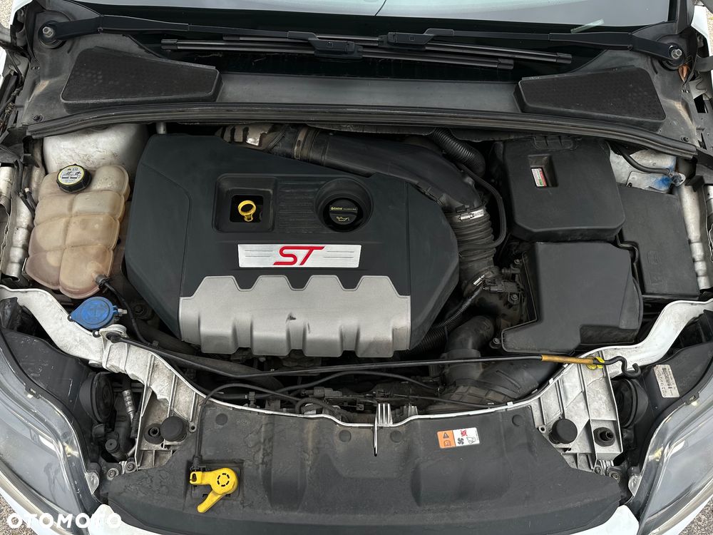 Ford Focus ST - 32