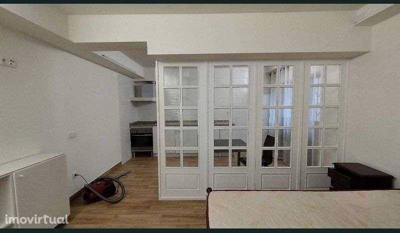 Arrendo T0 mobilado - Grande imagem: 2/4