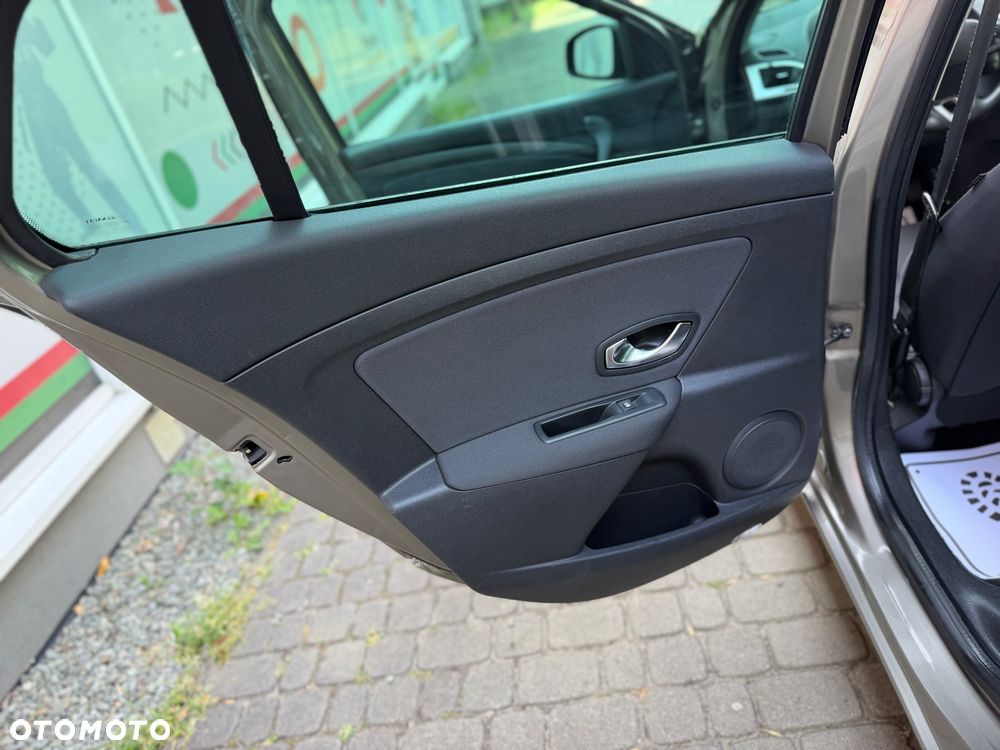Renault Megane 2.0 140 CVT Luxe - 34