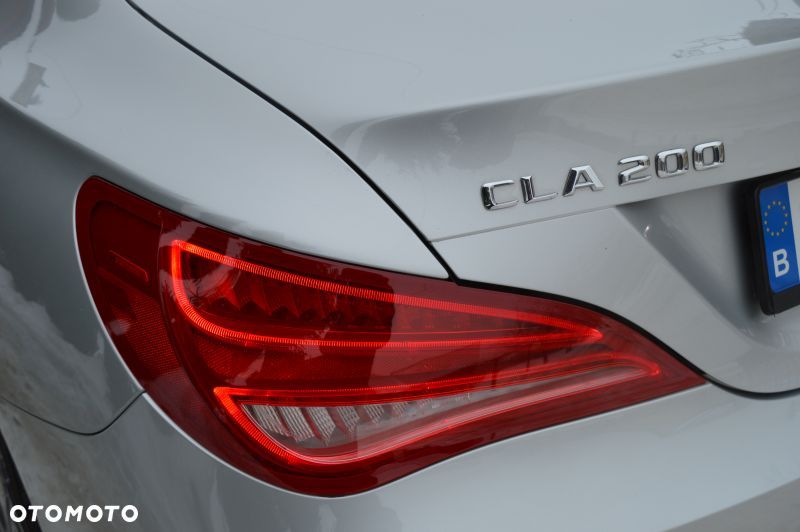 Mercedes-Benz CLA 200 AMG Line - 19