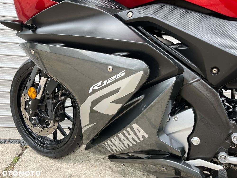 Yamaha YZF - 33