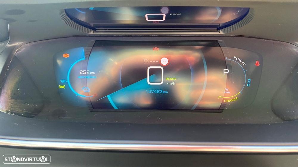 Peugeot e-2008 50 kWh Allure Pack - 36