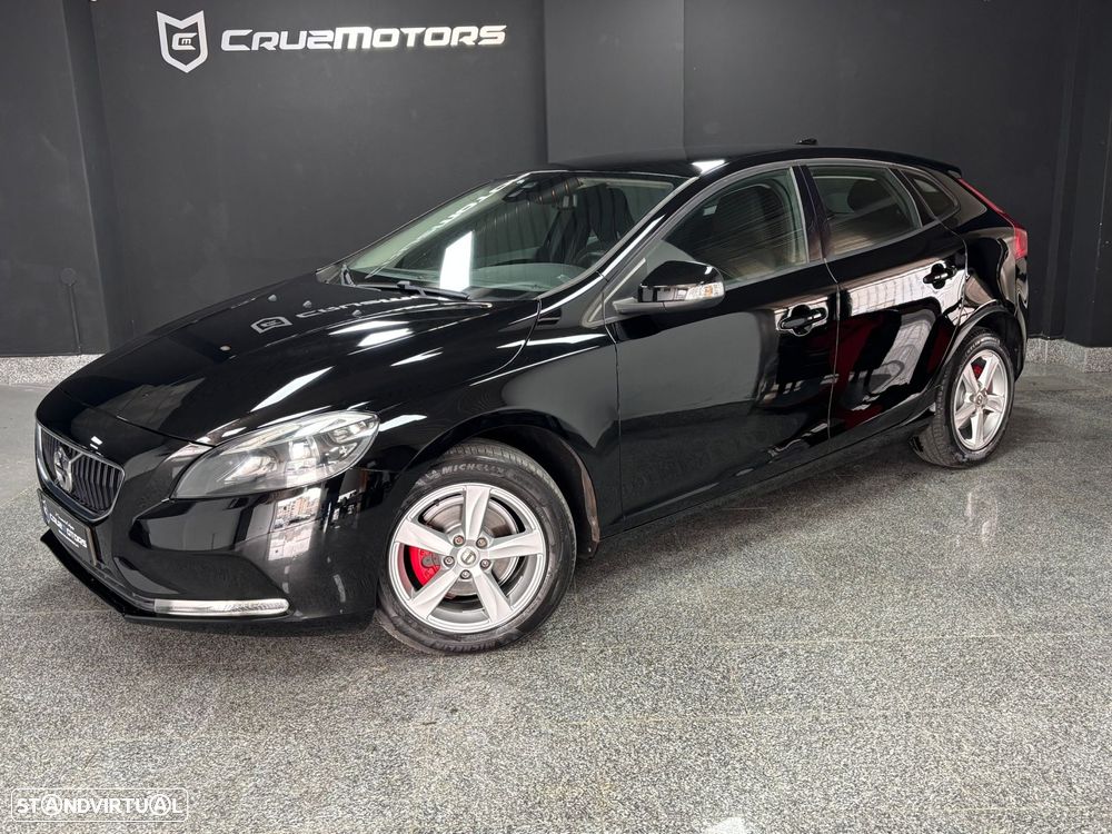 Volvo V40 2.0 D2 Momentum Eco - 1