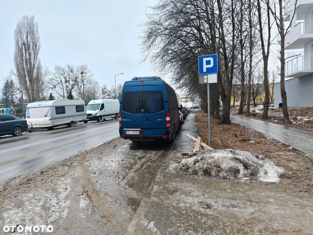 Mercedes-Benz Sprinter - 2