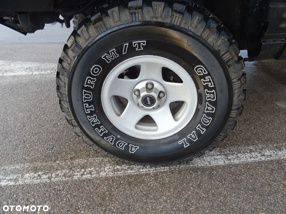 Jeep Grand Cherokee 4.0 Laredo - 28