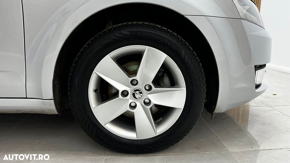 Skoda Octavia Combi 1.6 TDI DPF DSG Ambition - 19