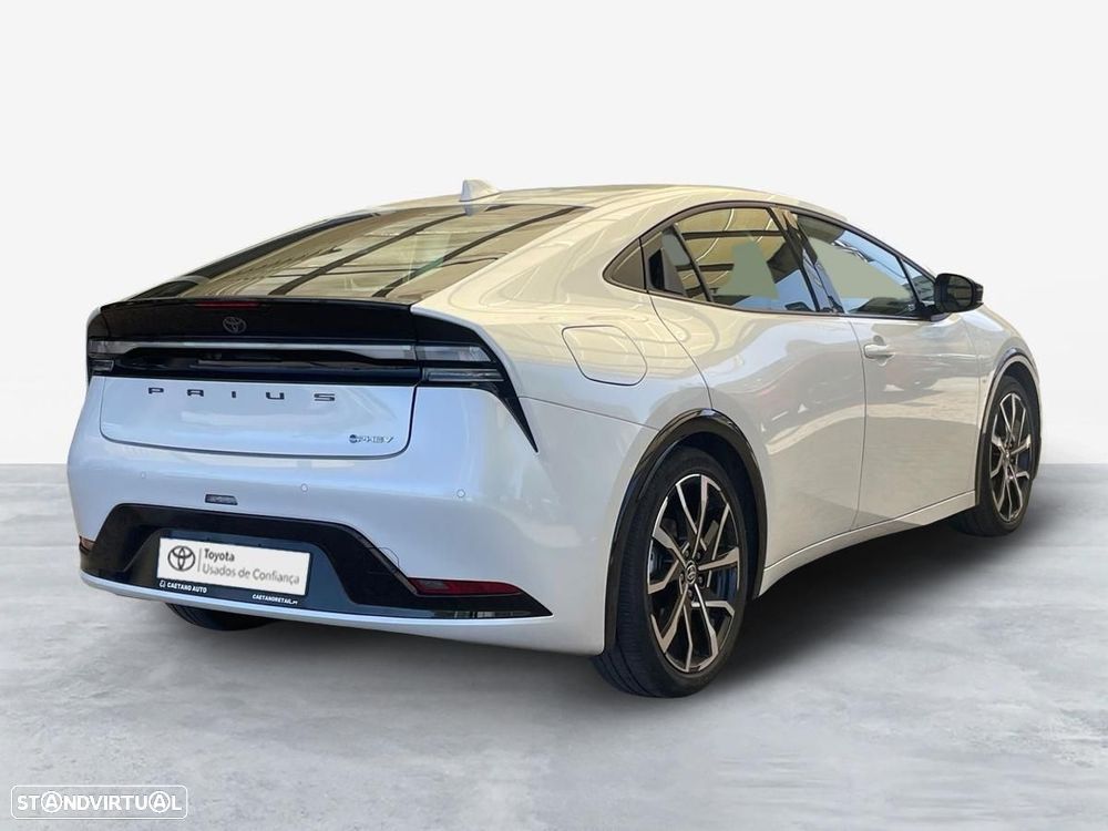 Toyota Prius 2.0 Plug-in Luxury - 19