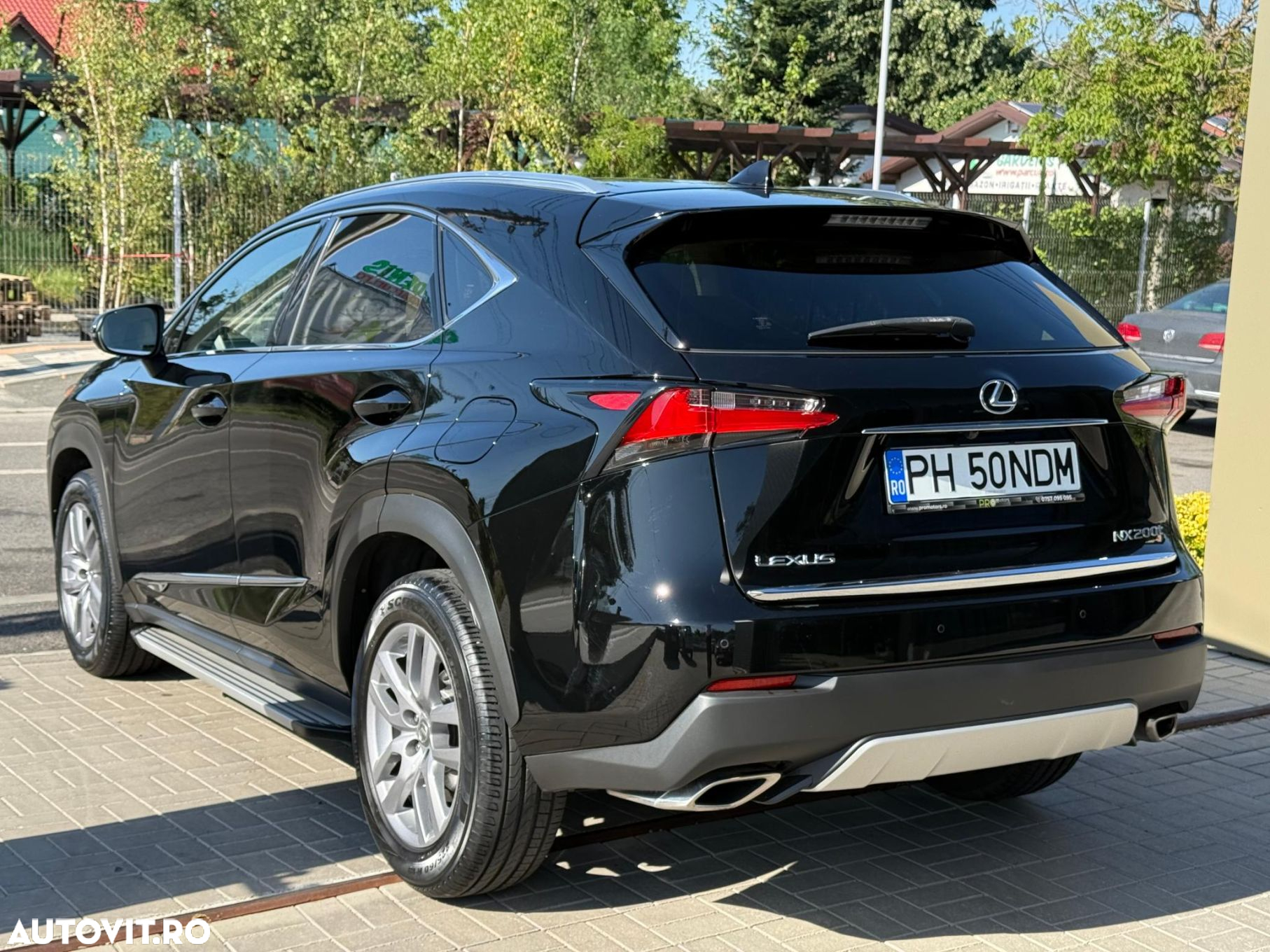Lexus Seria NX - 12