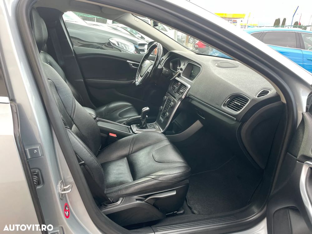 Volvo V40 - 18