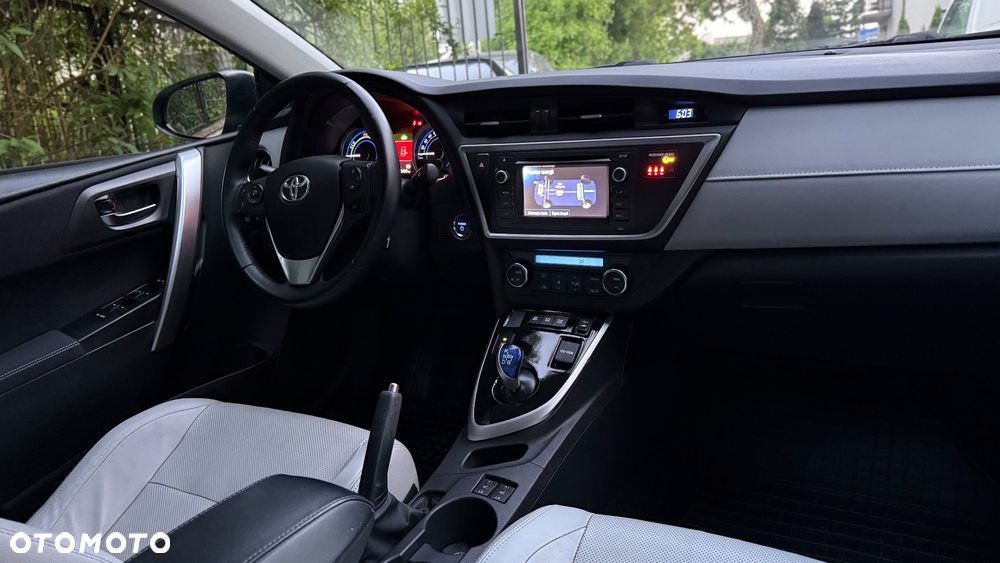 Toyota Auris 1.8 HSD Prestige NAVI - 11