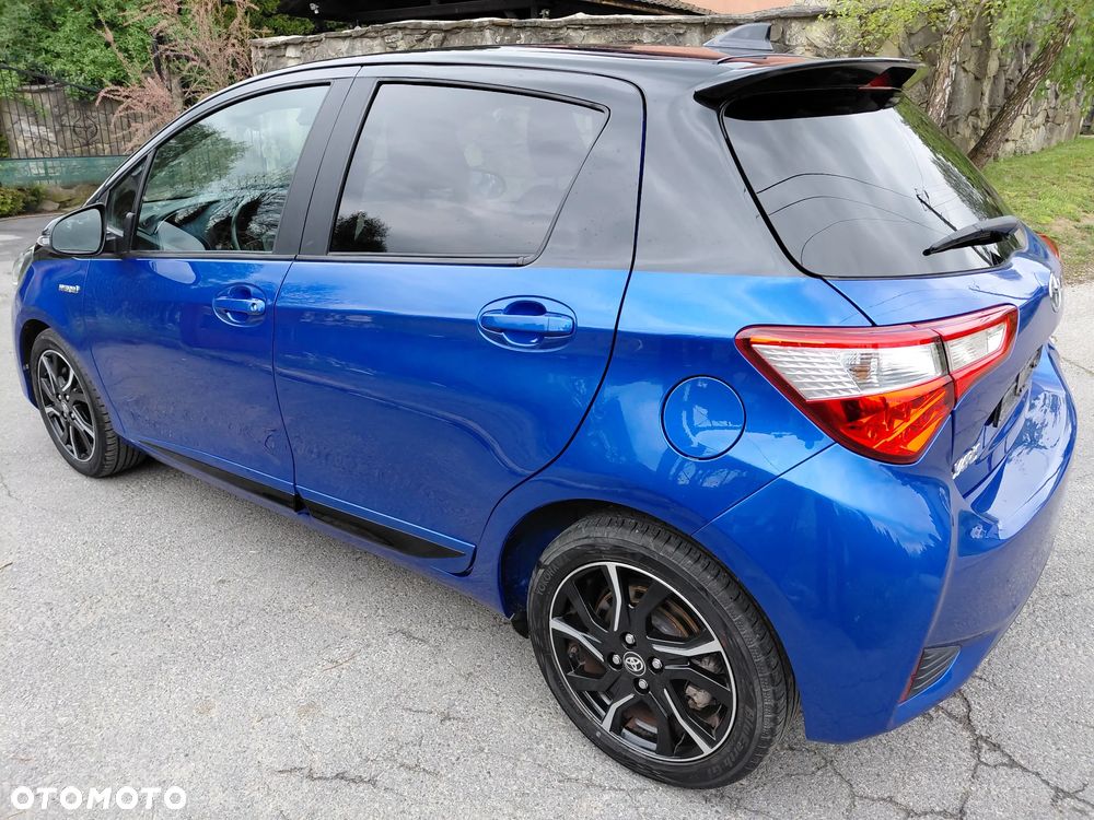 Toyota Yaris Hybrid 100 Selection Platinum - 3