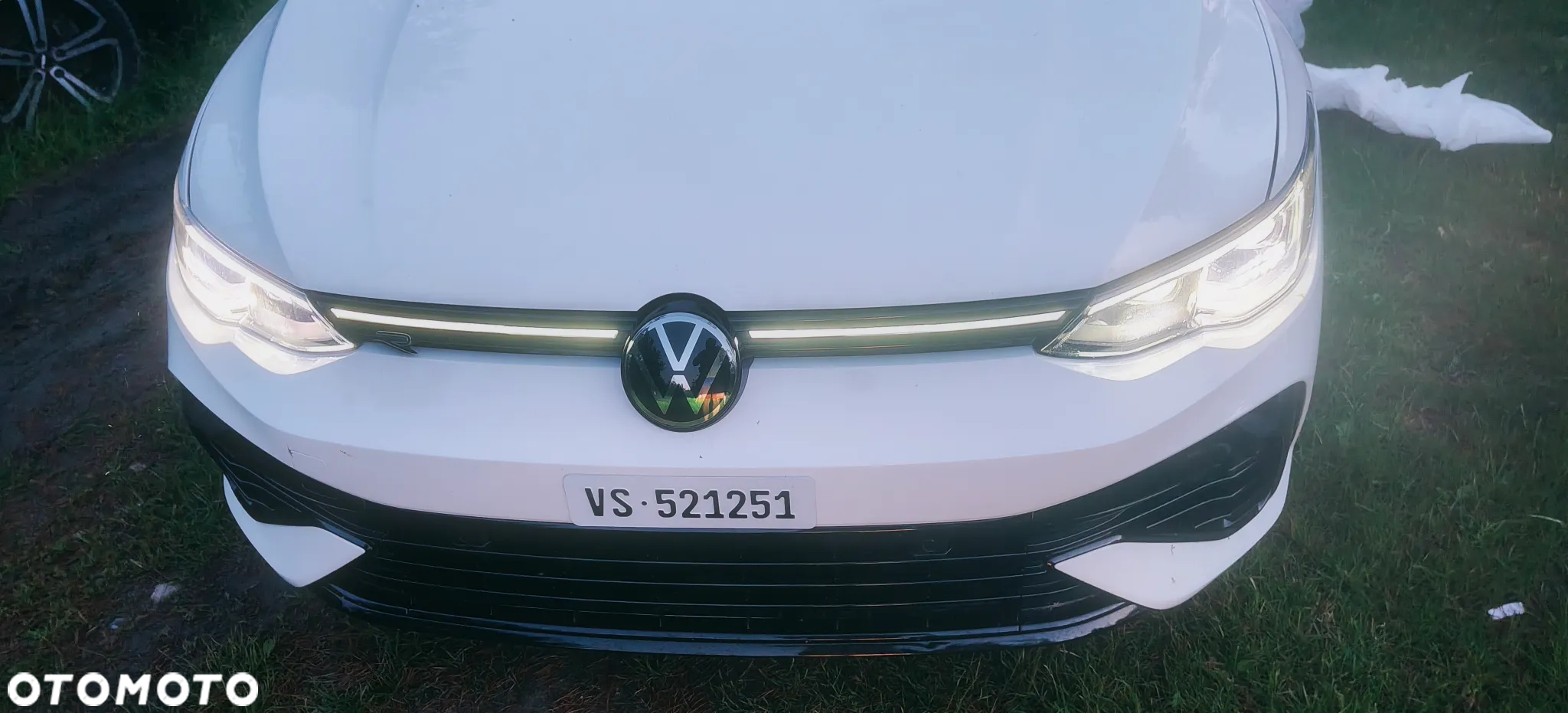 Volkswagen Golf VIII 2.0 TSI 4Motion R DSG - 28