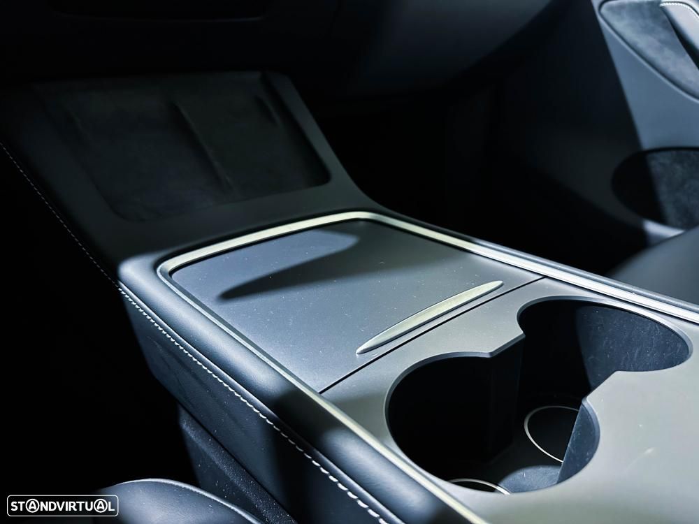 Tesla Model Y Performance Dual Motor AWD - 29