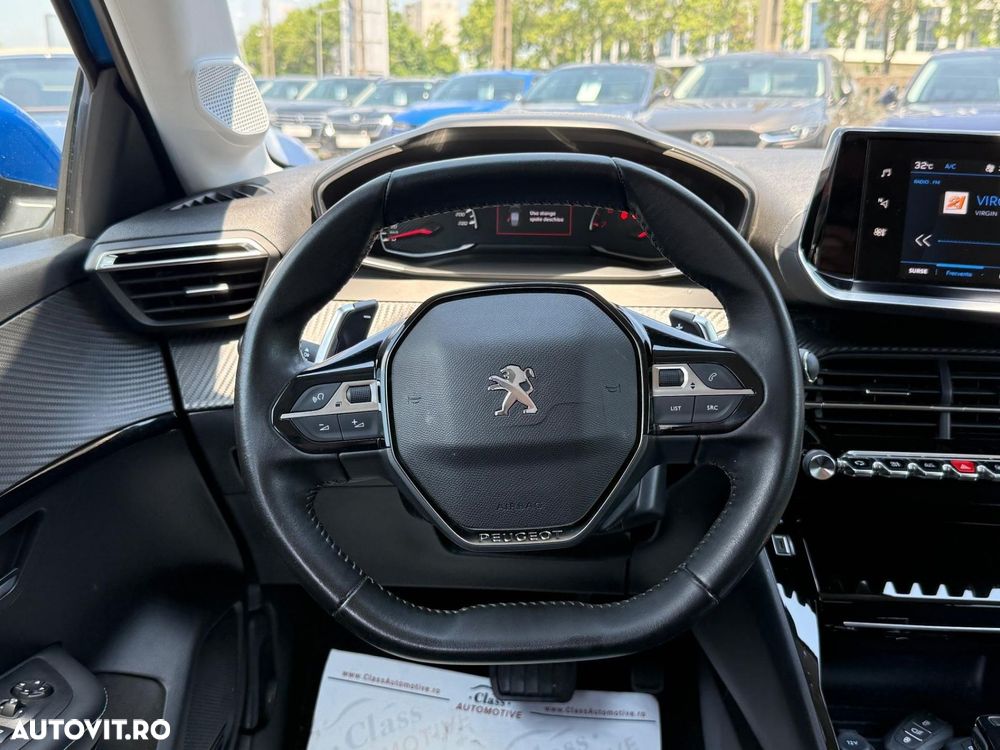 Peugeot 208 1.2 L PureTech STT EAT8 Allure - 14