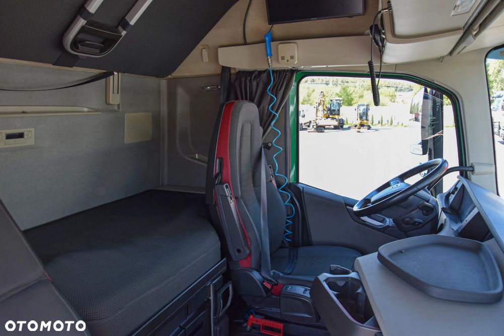 Volvo FH460 / EURO 6 / KLIMATYZACJA POSTOJOWA / ACC / LEDY / 2 ZBIORNIKI PALIWA / SERWISOWANY - 23