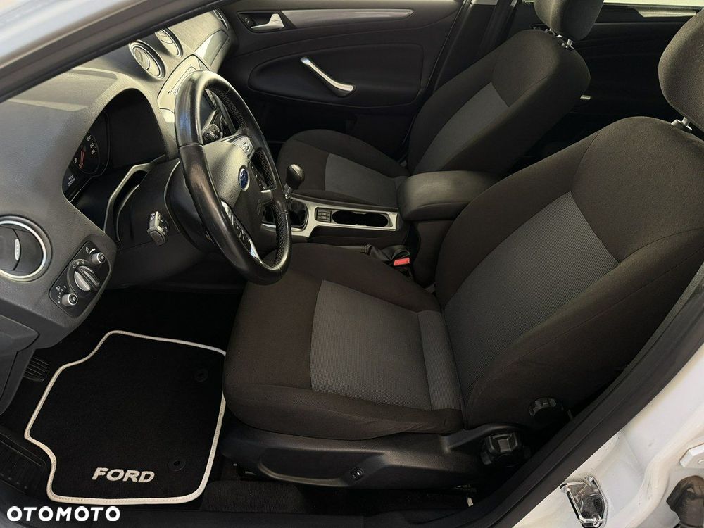 Ford Mondeo 2.0 TDCI Business Edition - 17