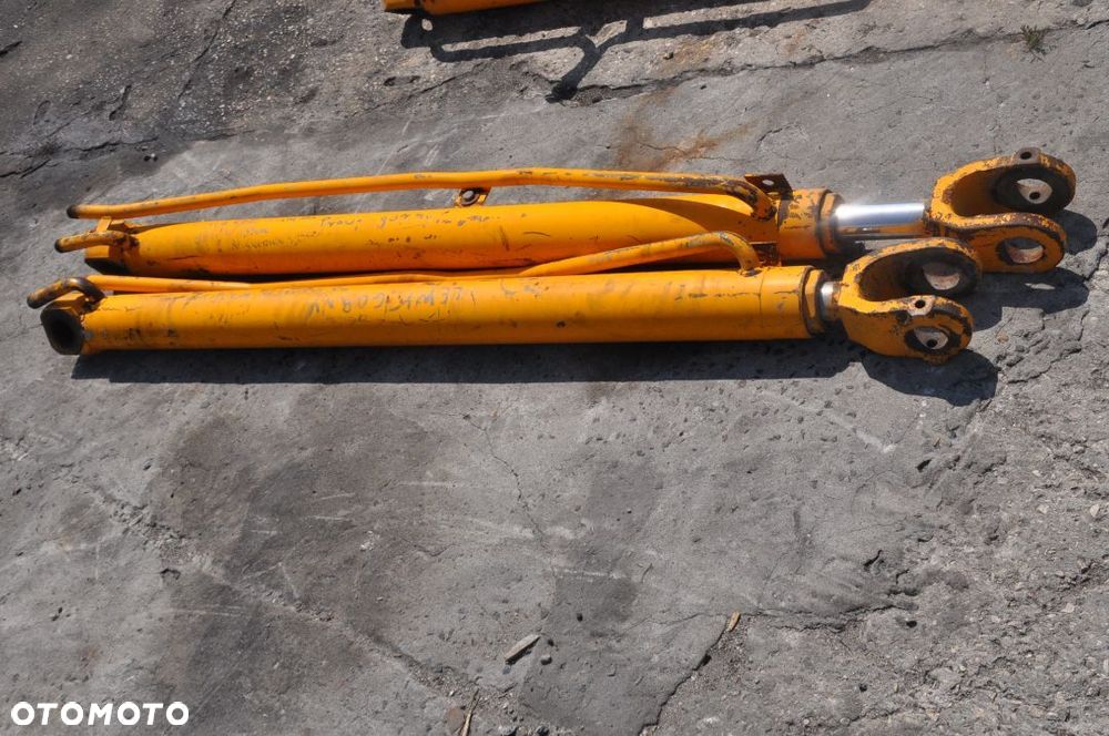 SIŁOWNIK HYDRAULICZNY JCB 411 DŁ. 141 CM - 1