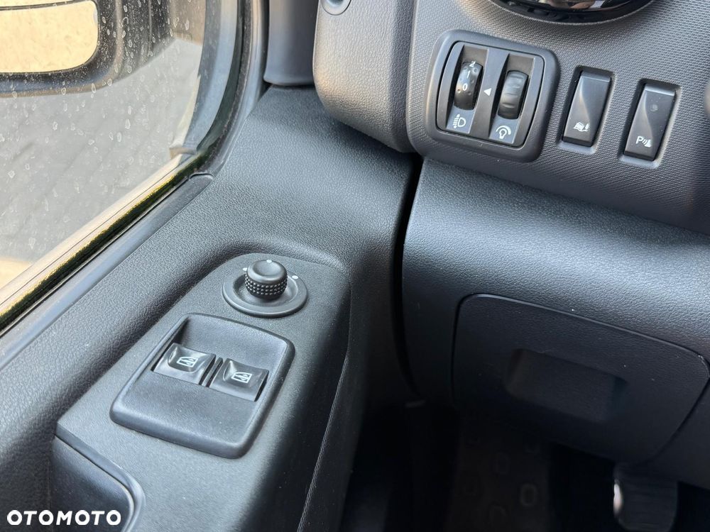 Renault Trafic - 23