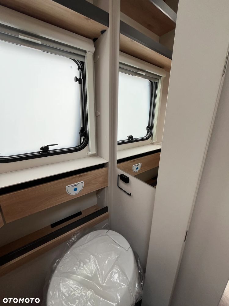 Dethleffs Camper 560 FMK - 21