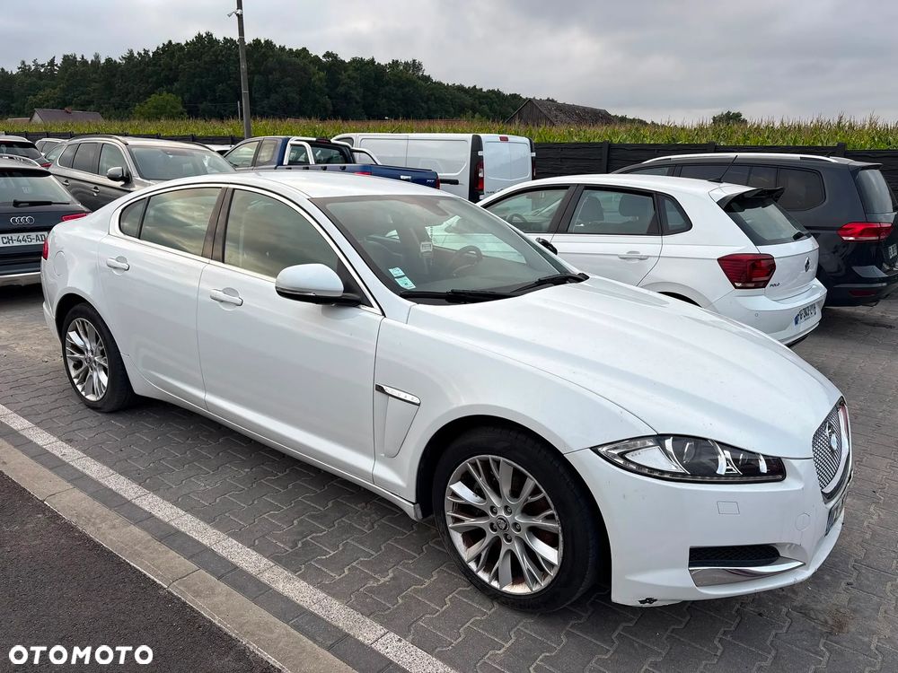 Jaguar XF 3.0 V6 D Luxury - 25