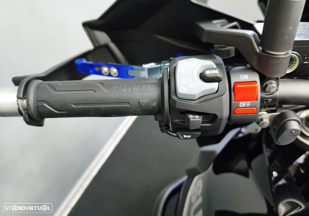 Suzuki v-strom DL - 11