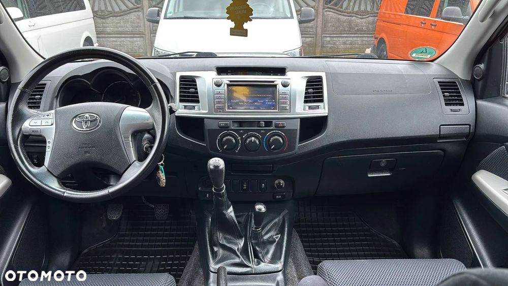 Toyota Hilux 4x4 Double Cab Life - 26