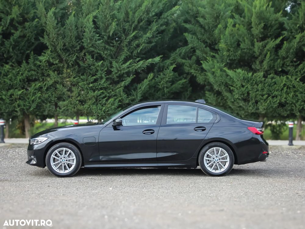 BMW Seria 3 330e AT PHEV - 12