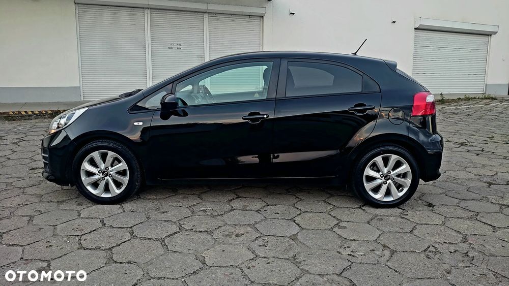 Kia Rio 1.2 Dream Team Edition - 12