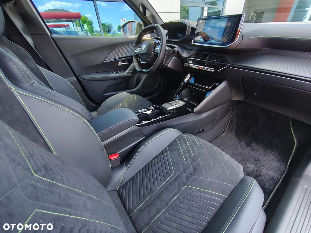 Peugeot 2008 PureTech mHEV GT Exclusive e-DCS6 - 12