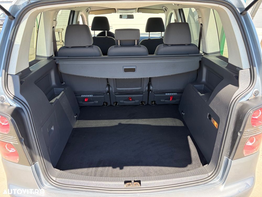 Volkswagen Touran 1.4 TSI DSG Comfortline - 13