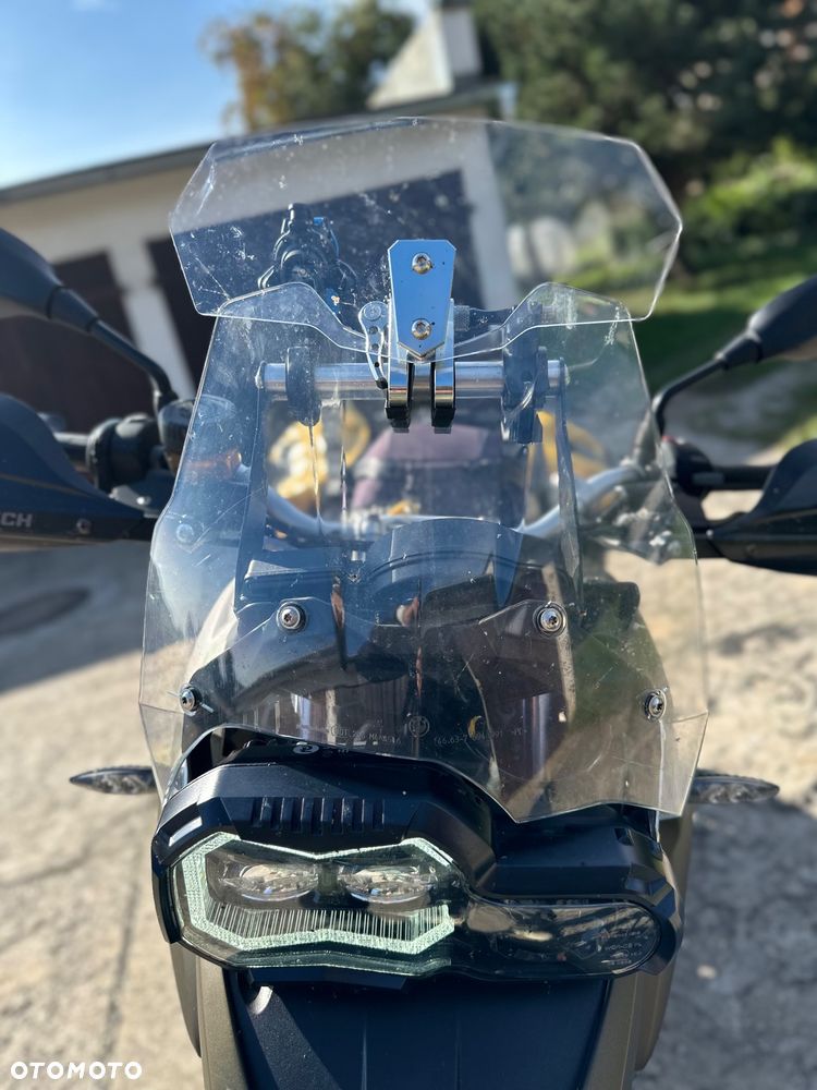 BMW F - 4