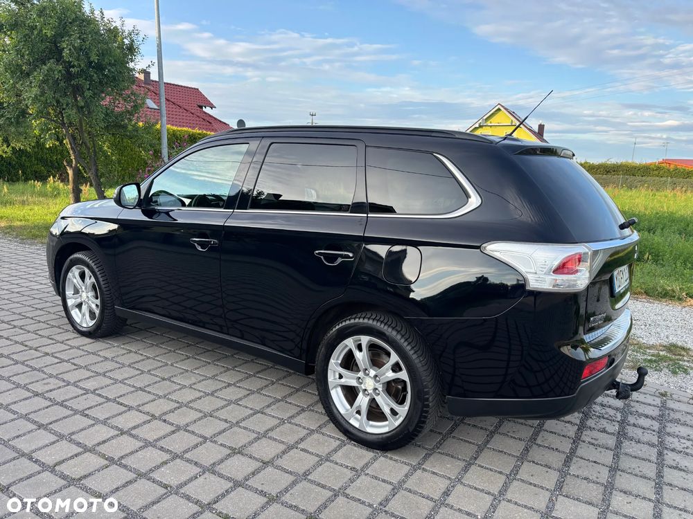 Mitsubishi Outlander 2.2 DI-D 4WD Diamant Edition - 13