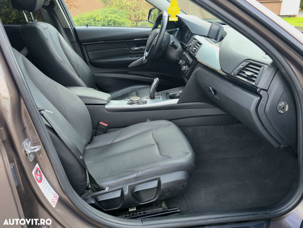 BMW Seria 3 320d Aut. Blue Performance Sport Line - 7
