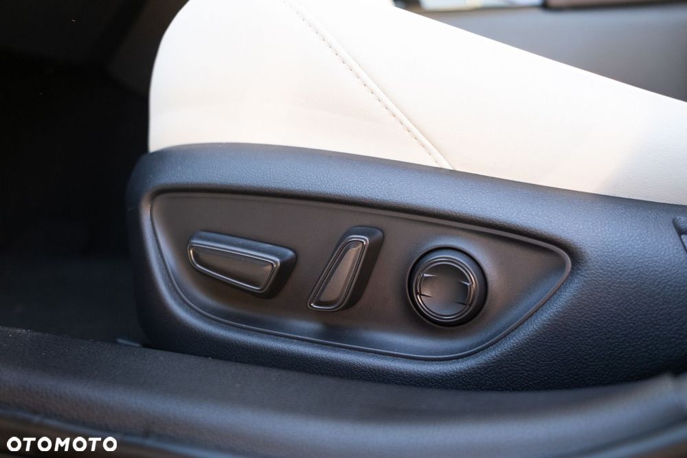 Toyota Mirai Executive - 15