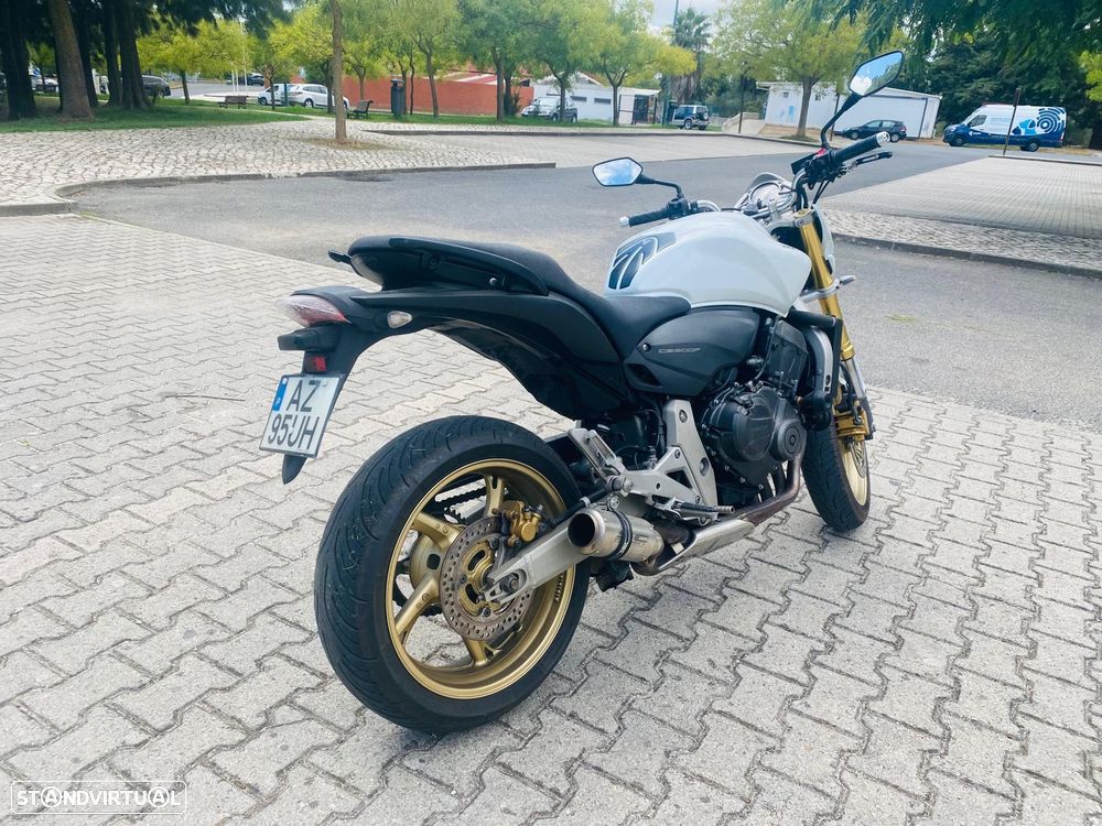 Honda Hornet Com escape rendimentos e varios extras - 6